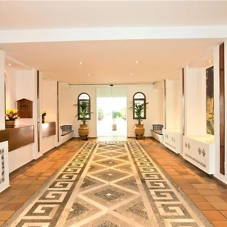 Beachside Luxury In Puerto Banus - Club Playas Del Duque شقة