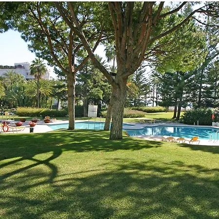 Marbella Apartamentos Sl *
