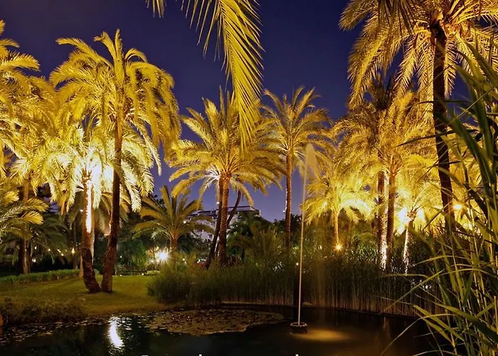 Beachside Luxury In Puerto Banus - Club Playas Del Duque * Marbella